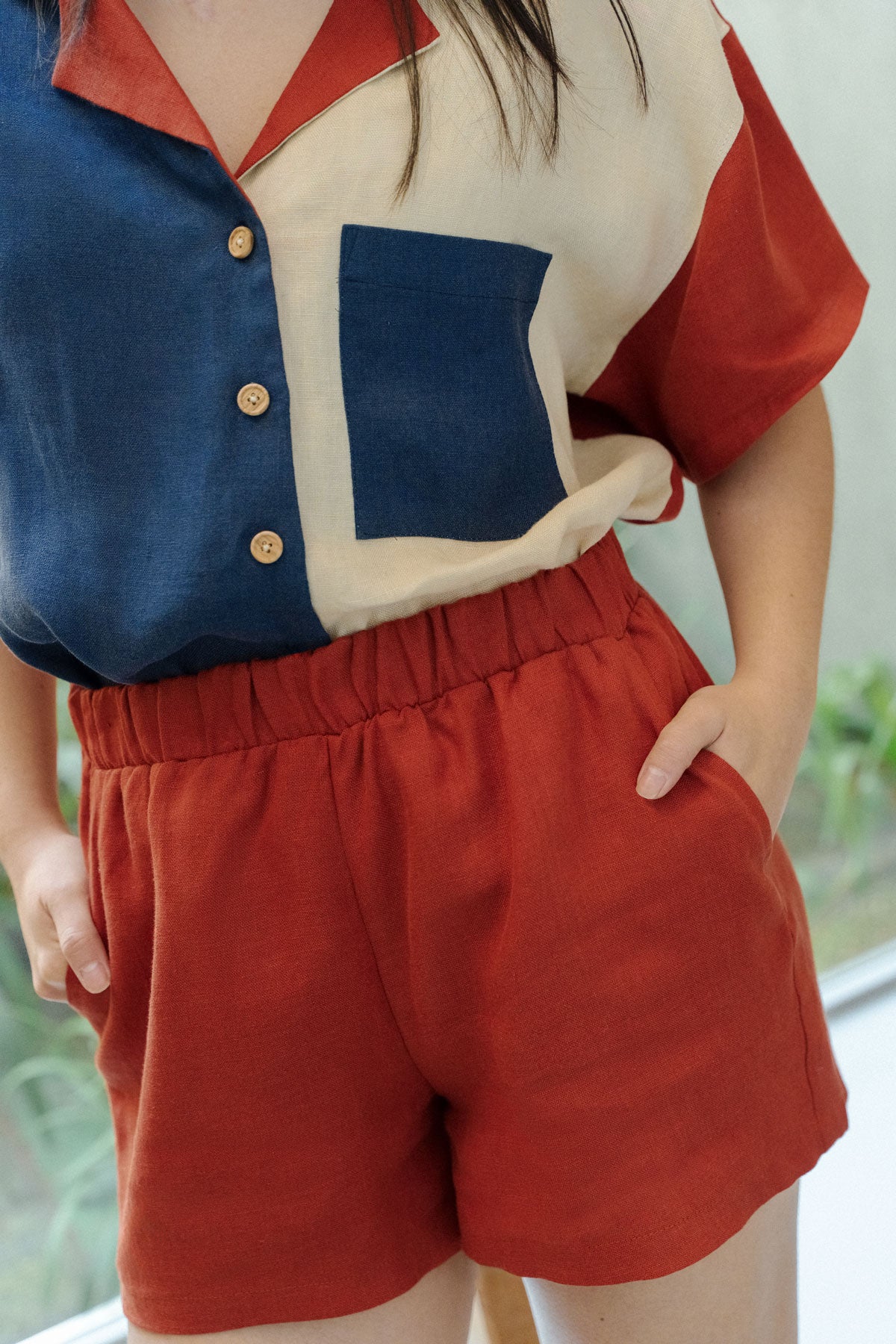 Shorts de liño cor terracota Vibra
