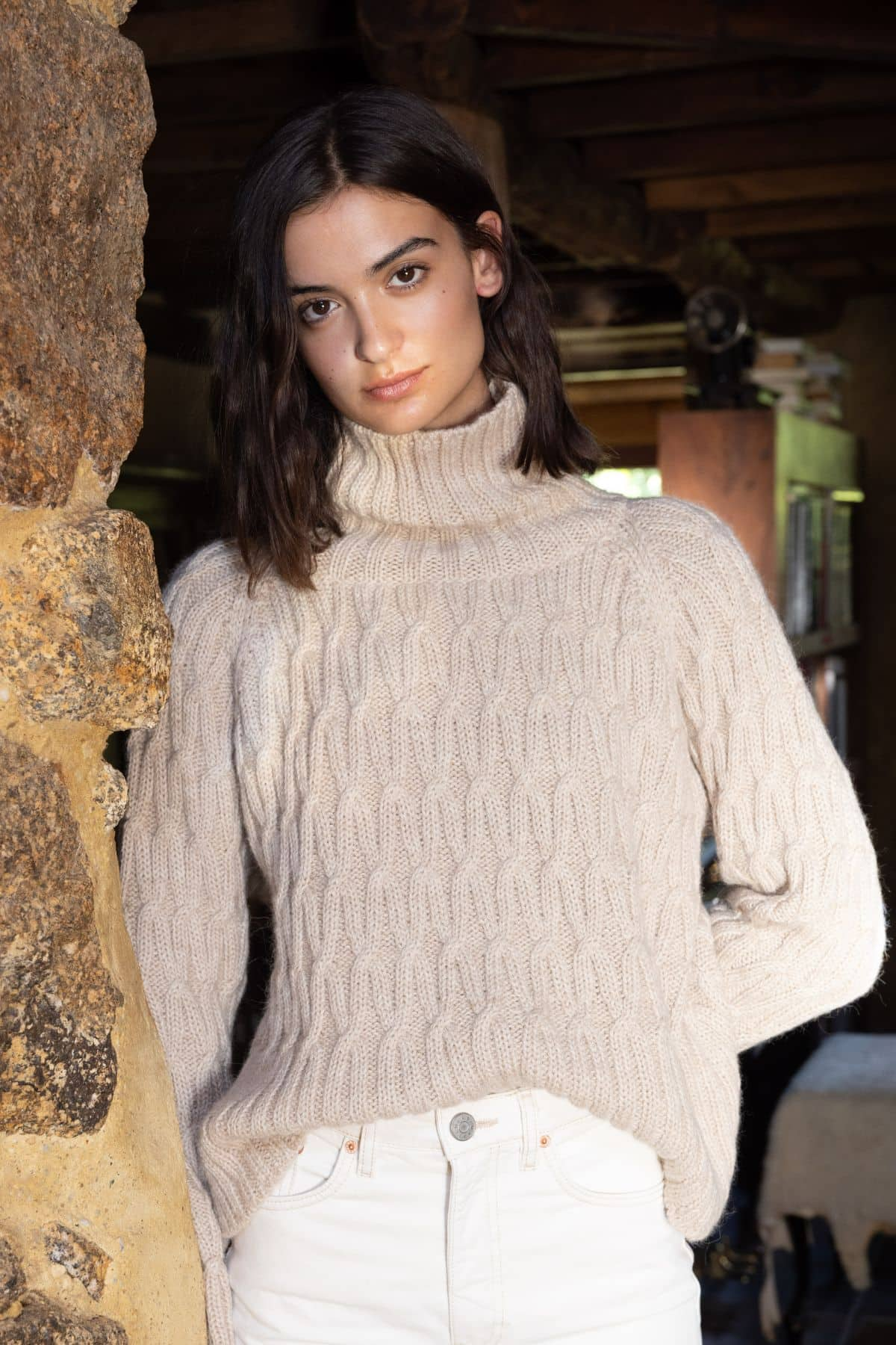 High Neck Alpaca Wool Beige Sweater Nós