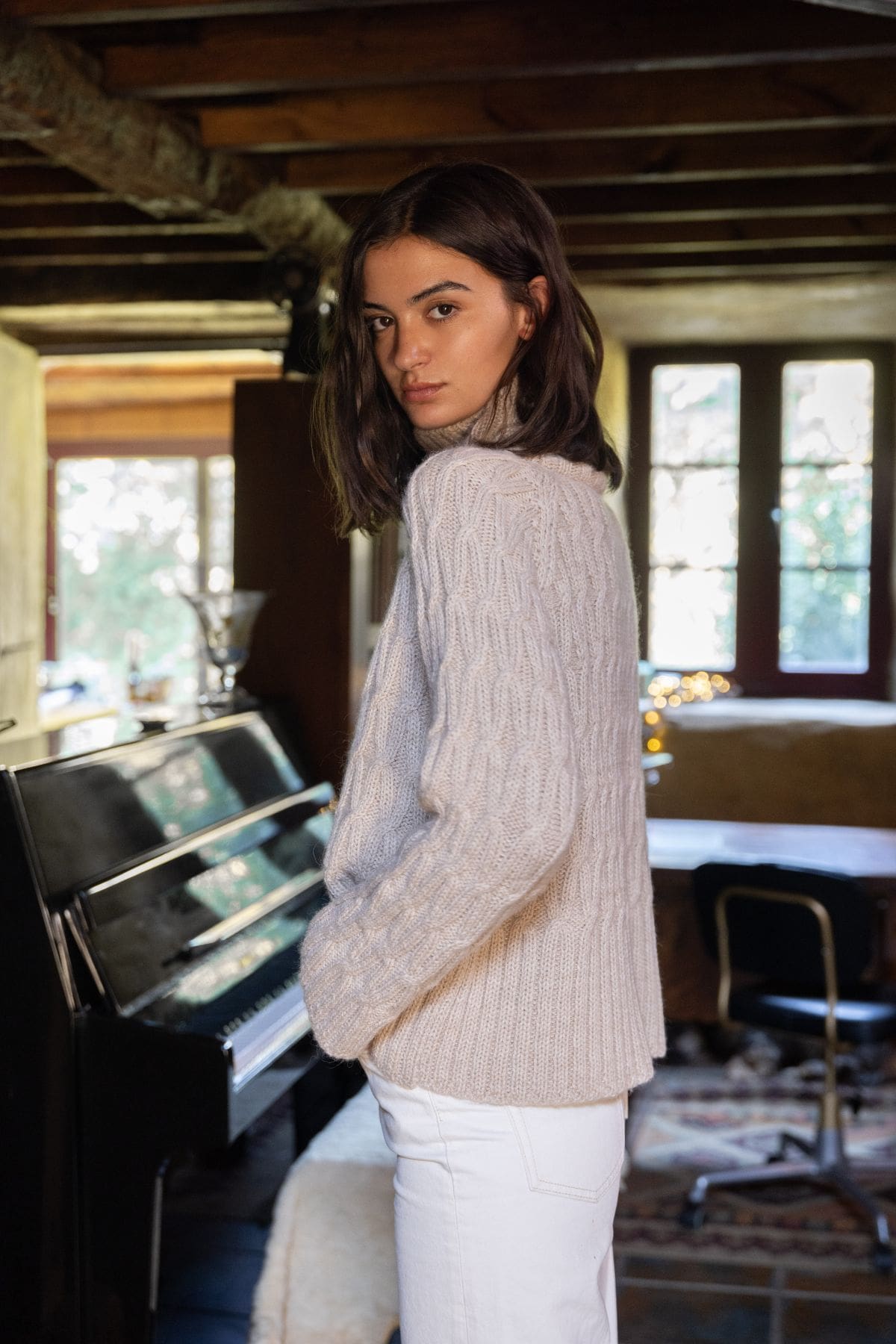 High Neck Alpaca Wool Beige Sweater Nós